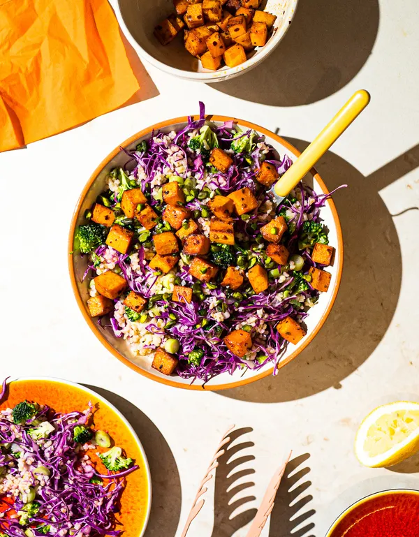 Oppskrift kålsalat med quinoa, stekt søtpotet og pistasj. Matblogg og matstylist oslo